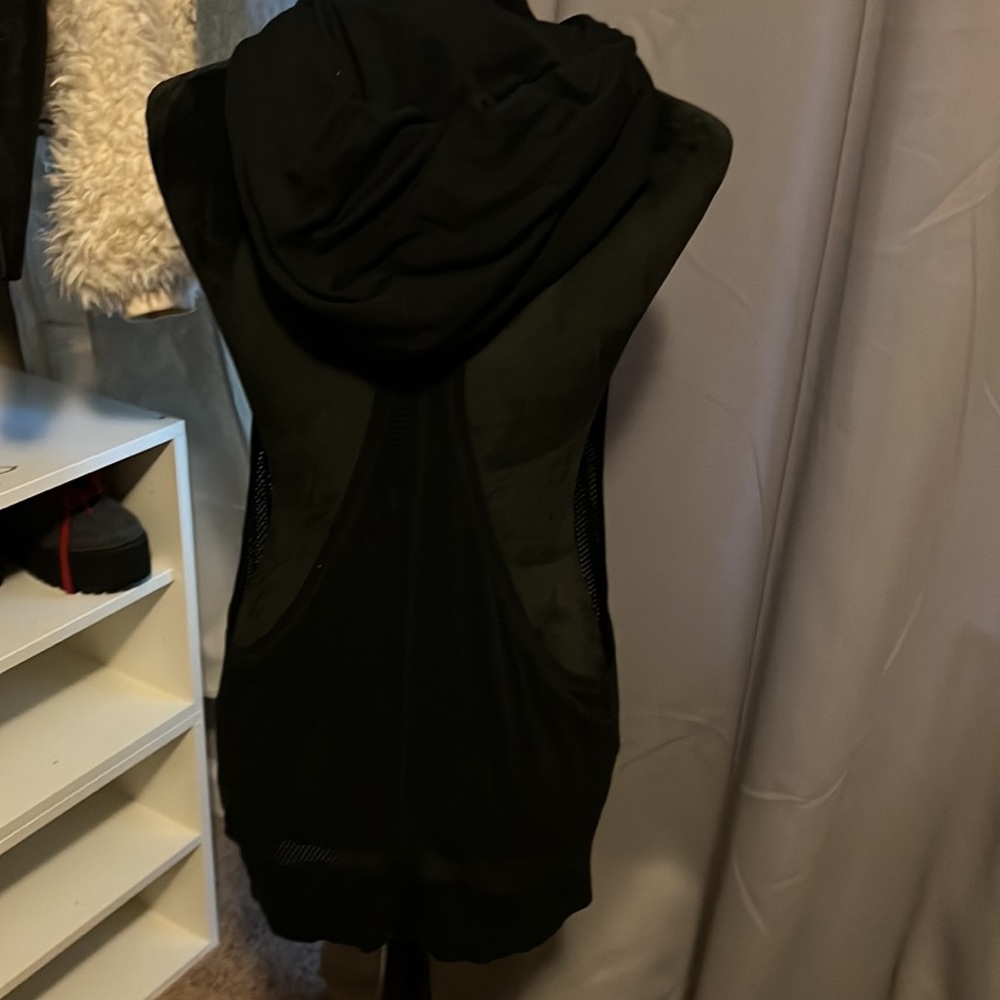 Women’s Nike Vest - Picture 2 of 2